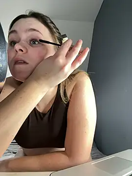 Snapshot of Blonde_Bunny chatting on February 3, 2026, 1:27 pm Blonde Bunny online show from February 3, 2026, 1:27 pm