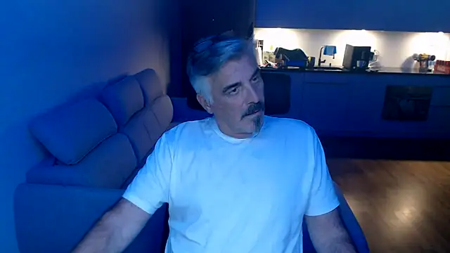 Snapshot of Buidapest chatting on February 1, 2026, 3:10 pm Buidapest online show from February 1, 2026, 3:10 pm