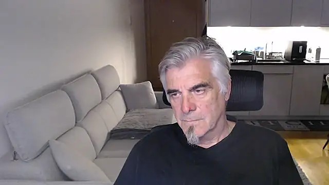Buidapest online show from May 18, 2026, 5:23 am