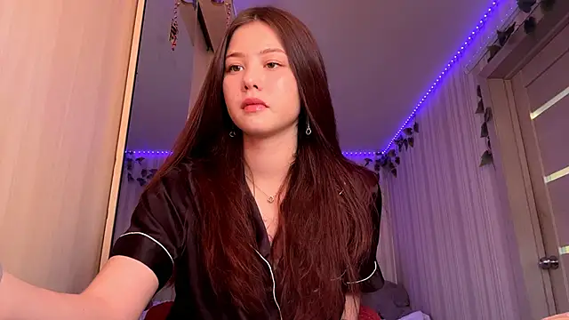 CutieSlim online show from December 17, 2025, 6:07 am