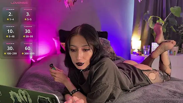 inked witch online show from April 12, 2026, 11:02 am