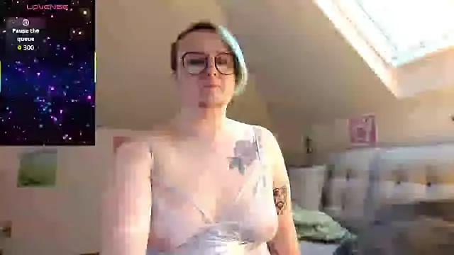 queerlyjaz online show from March 8, 2026, 6:11 pm