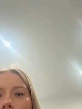 Snapshot of Sandrasnoww chatting on December 2, 2025, 11:06 pm Sandrasnoww online show from December 2, 2025, 11:06 pm