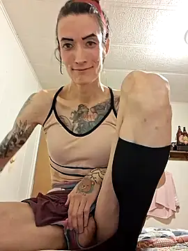 Snapshot of MaitressePomme3 chatting on November 17, 2025, 1:42 am MaitressePomme3 online show from November 17, 2025, 1:42 am