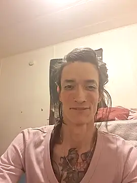 Snapshot of MaitressePomme3 chatting on January 19, 2026, 3:21 am MaitressePomme3 online show from January 19, 2026, 3:21 am