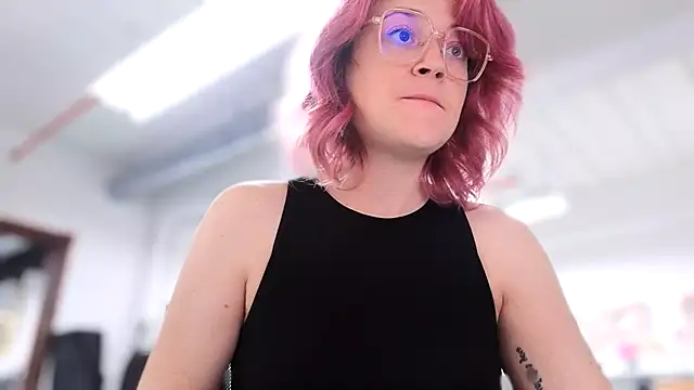 Snapshot of winestaindlips chatting on November 25, 2025, 7:25 pm winestaindlips online show from November 25, 2025, 7:25 pm