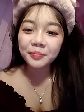 Snapshot of Baa-bee22 chatting on May 3, 2026, 5:56 am Baa-bee22 online show from May 3, 2026, 5:56 am