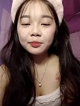 Snapshot of Baa-bee22 chatting on May 10, 2026, 12:47 am Baa-bee22 online show from May 10, 2026, 12:47 am