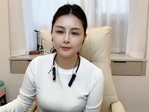 Snapshot of forzen-baby chatting on November 28, 2025, 6:13 am forzen-baby online show from November 28, 2025, 6:13 am