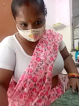 CUTE-LOVE-SWEETS online show from April 17, 2026, 4:21 pm