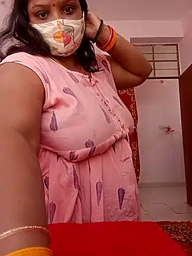 CUTE-LOVE-SWEETS online show from April 13, 2026, 3:54 am