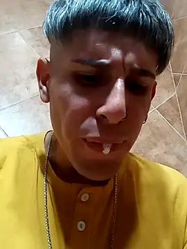 elpitoduro12Az online show from November 18, 2025, 1:10 am