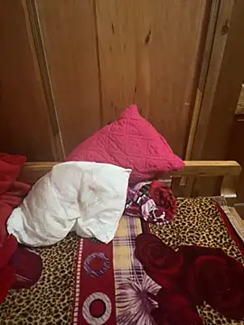 Snapshot of Hot-Today chatting on December 4, 2025, 1:43 pm Hot-Today online show from December 4, 2025, 1:43 pm