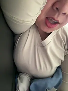 Snapshot of Hot-Today chatting on February 5, 2026, 12:34 pm Hot-Today online show from February 5, 2026, 12:34 pm