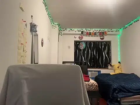 tinydaisy21 online show from November 18, 2025, 2:59 am