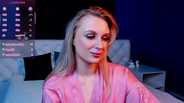 Snapshot of KiraRuiz chatting on February 17, 2026, 10:29 pm KiraRuiz online show from February 17, 2026, 10:29 pm