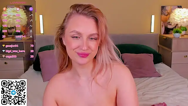 Snapshot of KiraRuiz chatting on February 3, 2026, 6:40 am KiraRuiz online show from February 3, 2026, 6:40 am