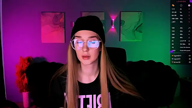  kellykitten  online show from February 9, 2026, 2:26 pm