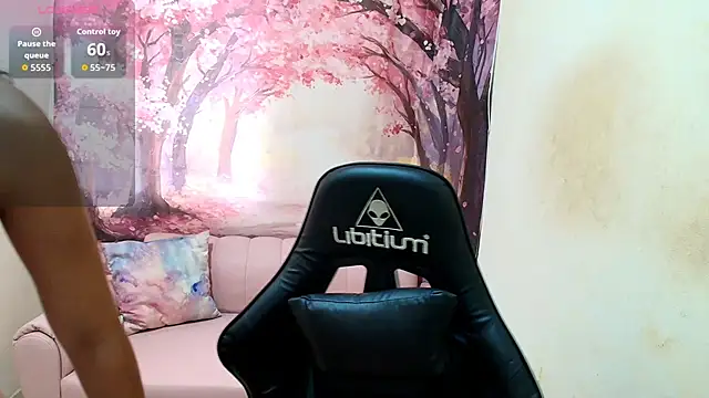 Emma latinasexy18 online show from November 20, 2025, 5:57 pm