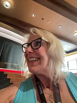 Snapshot of FitCougar chatting on January 24, 2025, 9:37 pm FitCougar online show from January 24, 2025, 9:37 pm