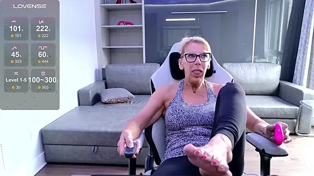 Snapshot of FitCougar chatting on March 11, 2025, 3:56 pm FitCougar online show from March 11, 2025, 3:56 pm