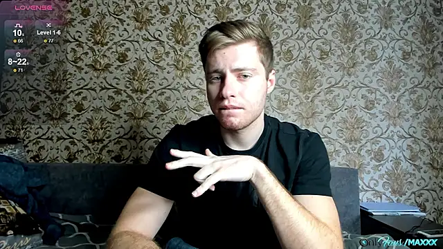 Maxhornyblondieman online show from February 8, 2026, 1:09 pm