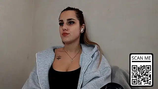 HotMusex online show from April 27, 2026, 11:08 am