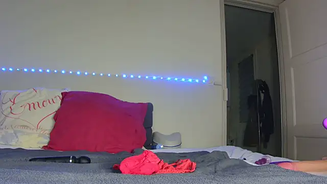 Snapshot of Tini_squirt chatting on November 26, 2025, 9:37 pm Tini squirt online show from November 26, 2025, 9:37 pm