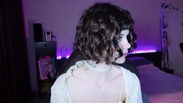 Ebfaafret online show from November 18, 2025, 3:43 am