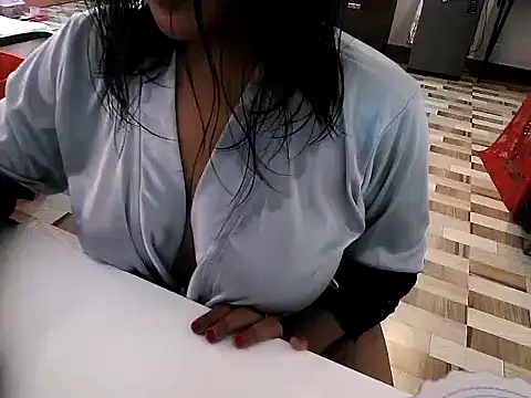 raveena hot online show from April 9, 2026, 3:18 pm