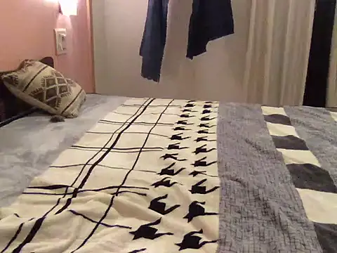 raveena hot online show from April 3, 2026, 2:01 pm