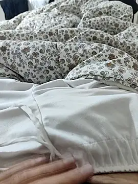 Snapshot of berkkderlerr chatting on November 17, 2025, 4:00 pm berkkderlerr online show from November 17, 2025, 4:00 pm