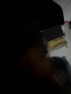 Snapshot of mrcougarfucker chatting on November 18, 2025, 9:18 pm mrcougarfucker online show from November 18, 2025, 9:18 pm