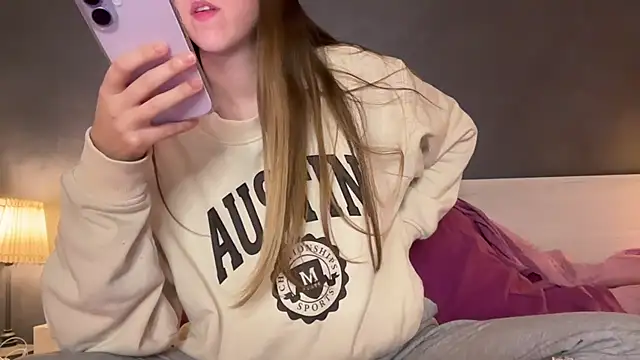 Martimartinaxx online show from April 1, 2026, 8:50 pm