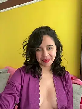 Snapshot of Esmerald_1111 chatting on February 19, 2026, 4:15 pm Esmerald 1111 online show from February 19, 2026, 4:15 pm