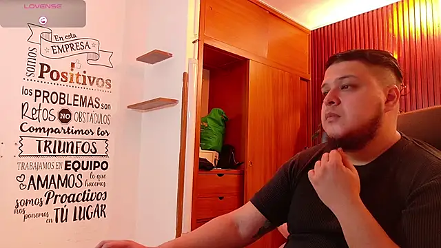 danna thiago1 online show from December 16, 2025, 12:09 pm