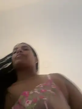 Snapshot of ArielleMillerr- chatting on February 9, 2026, 5:55 pm ArielleMillerr- online show from February 9, 2026, 5:55 pm