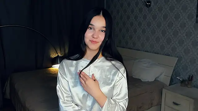 MeliaMelchiori online show from November 28, 2025, 1:50 am