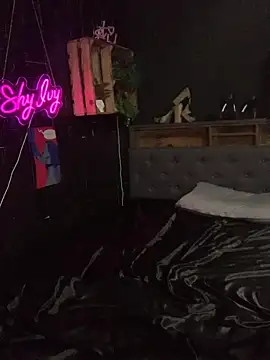 Shy-Ivy online show from April 26, 2026, 9:01 pm