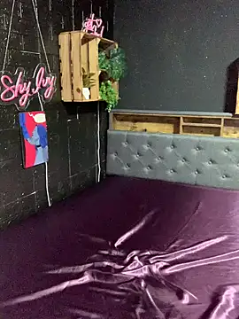 Shy-Ivy online show from February 25, 2026, 10:09 pm