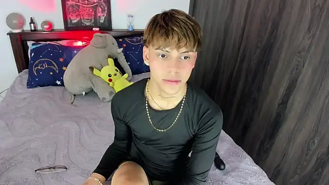 Jin kougasaki online show from November 18, 2025, 2:38 am