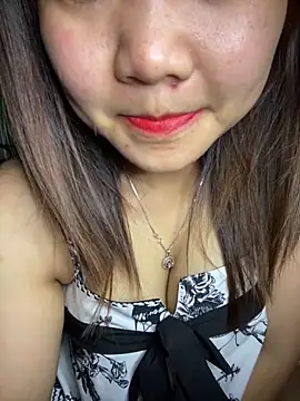 Snapshot of Sunset-yll chatting on April 30, 2026, 8:57 pm Sunset-yll online show from April 30, 2026, 8:57 pm