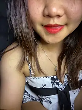Snapshot of Sunset-yll chatting on April 28, 2026, 8:30 am Sunset-yll online show from April 28, 2026, 8:30 am