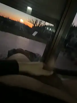 Snapshot of Locotre22 chatting on December 18, 2025, 5:12 am Locotre22 online show from December 18, 2025, 5:12 am