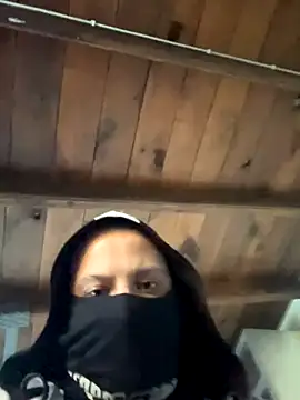 Snapshot of Locotre22 chatting on November 30, 2025, 7:53 am Locotre22 online show from November 30, 2025, 7:53 am