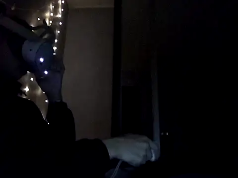 LariBodyMagic online show from July 6, 2026, 1:56 am