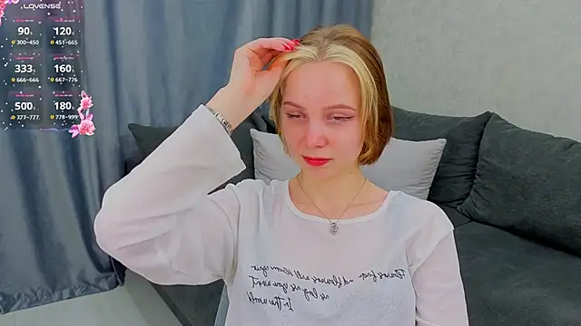 UmbraVelour online show from February 3, 2026, 1:05 pm