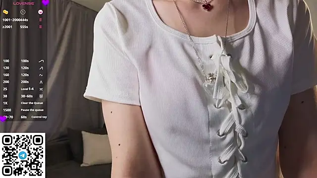 UmbraVelour online show from March 29, 2026, 1:24 pm