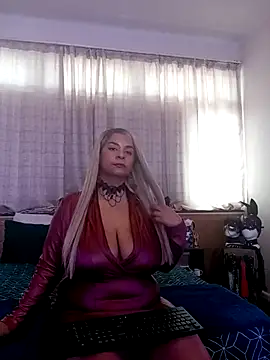 LaReineCleo online show from May 11, 2026, 10:16 am