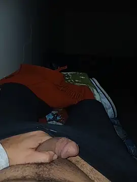 Snapshot of ouchenshadow2975 chatting on November 28, 2025, 12:55 am ouchenshadow2975 online show from November 28, 2025, 12:55 am